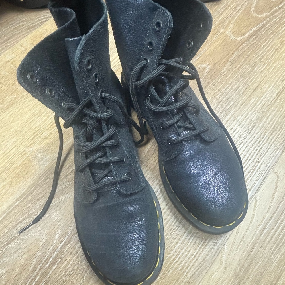 Black Leather Lace-Up Dr Marten Boots